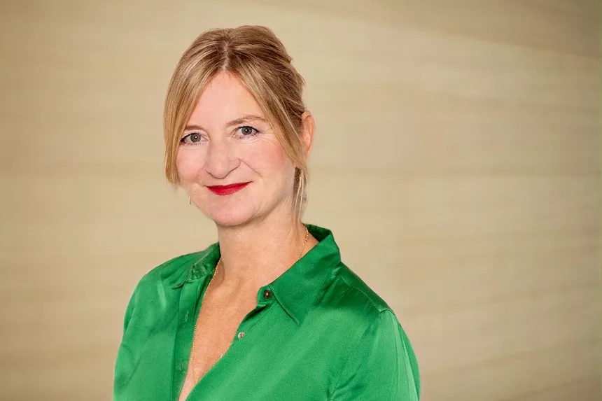 Portrait: Anja Schlemmer, Ansprechpartnerin für persönliche Beratung bei PFLEGEN & WOHNEN LUTHERPARK in Bahrenfeld.