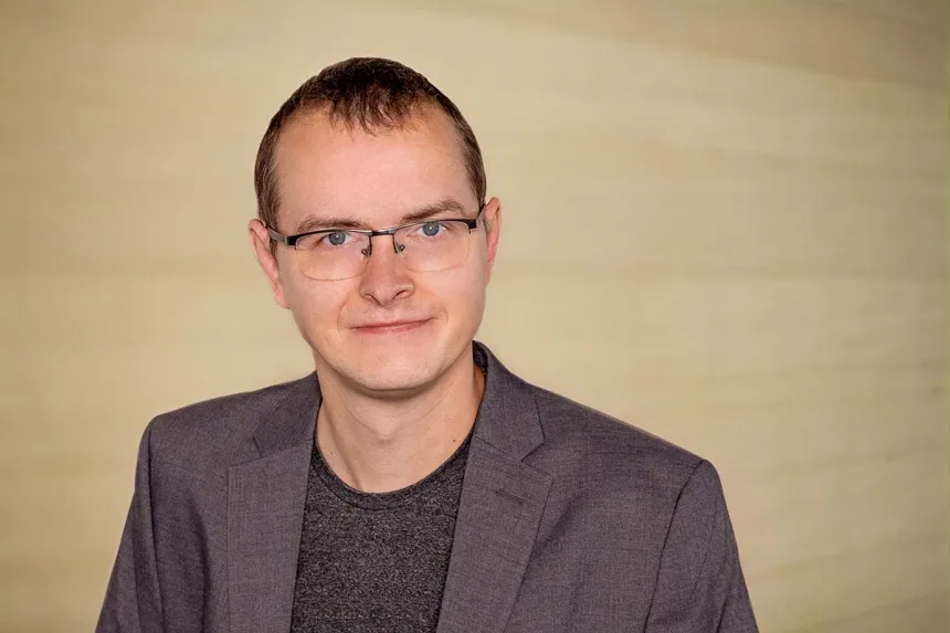 Portrait: Michael Guenther, Leitung bei PFLEGEN & WOHNEN WILHELMSBURG.